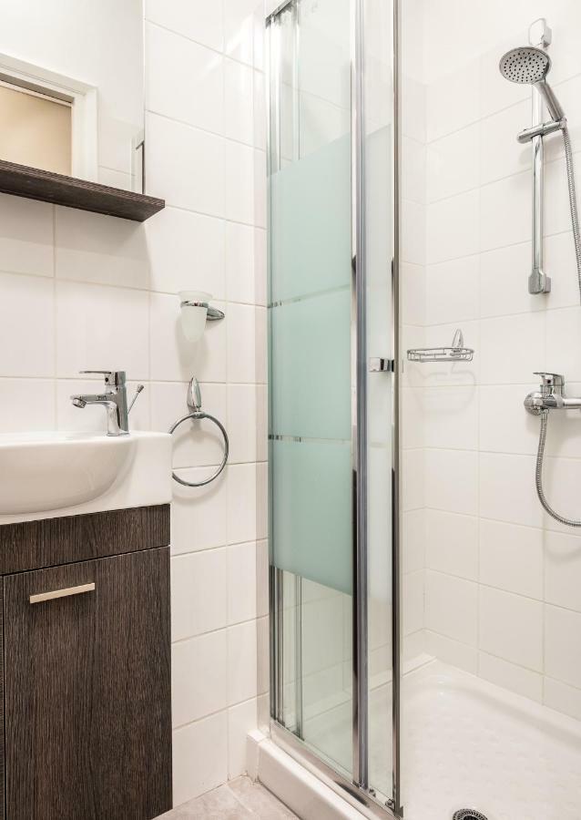 Exceptionally Located Studio Apartment Ateny Zewnętrze zdjęcie